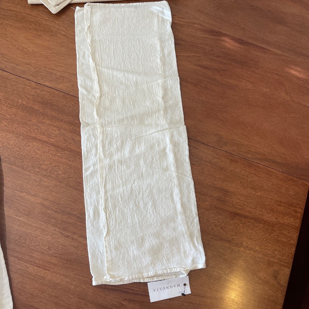 New Magnolia Tea Towels & Bags JoAnna Gaines Waco TX - Picture 4 of 16